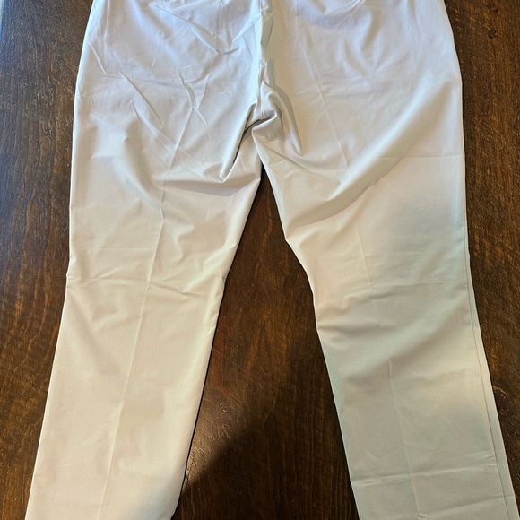 Peter Millar Men’s Tan Chinos Classic Style 40/32 (New With Tags) - Picture 1 of 6